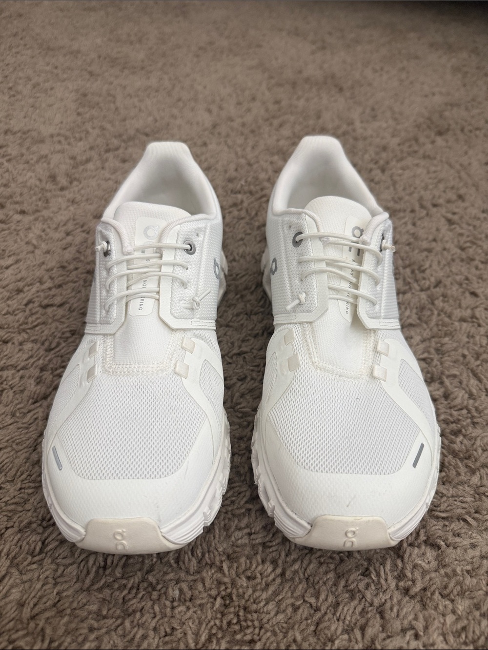 On Cloud 6 White Running Sneakers